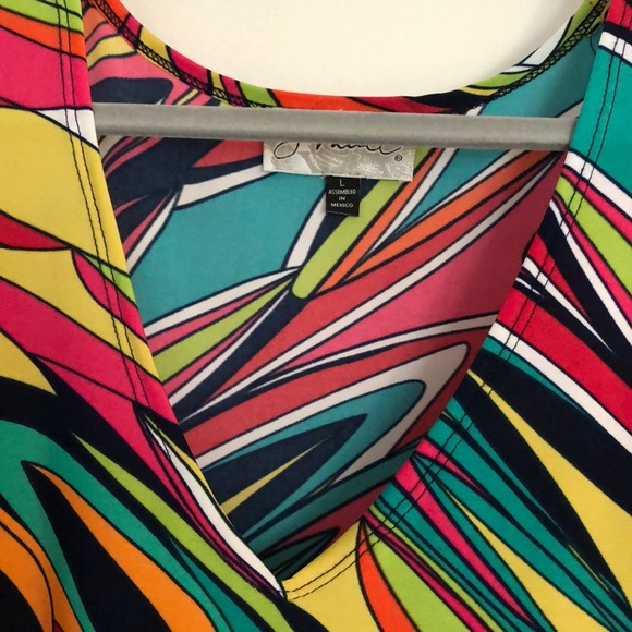 Women’s wild cover up. - Picture 5 of 6